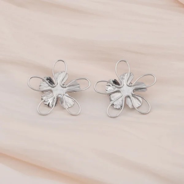 Exaggerated Big Weaving Flowers  Earrings For Women - Image 3